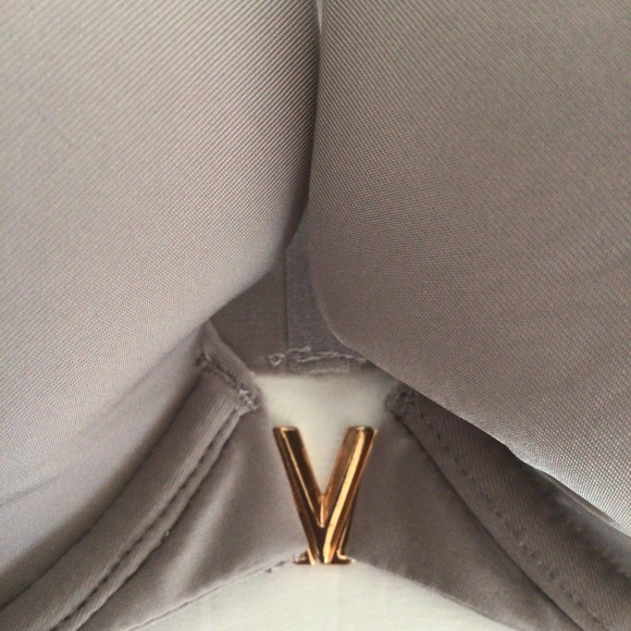 VICTORIAS SECRET LIGHTLY LINED DEMI BRA NWT SIZE  32DD - Picture 6 of 16